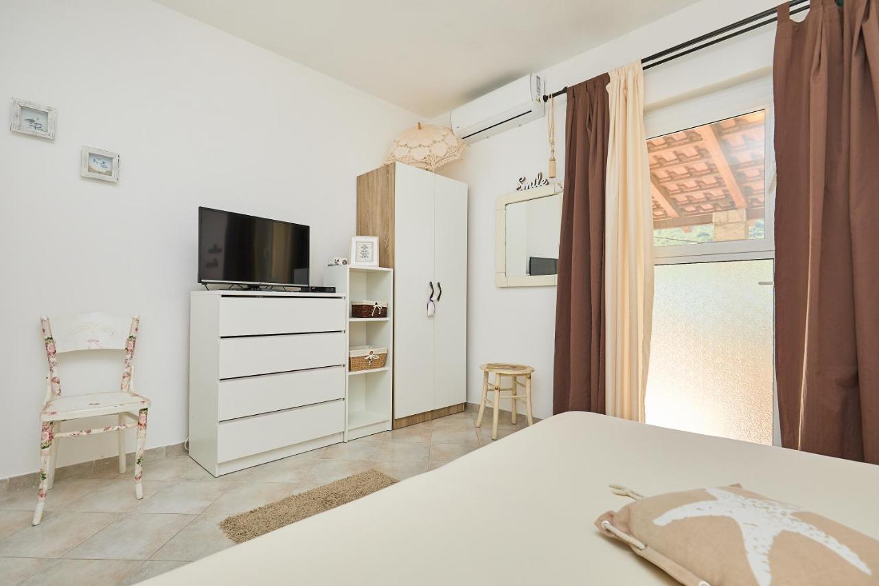 Dolores-apartment By The Sea Apartment
